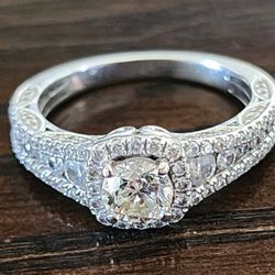 14k Gold 1.25CTW Ladies Diamond Ring