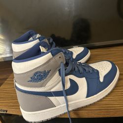 Jordan 1s Size 9