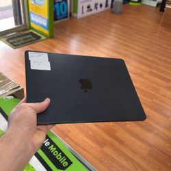 2025 MacBook Air 13” M4 16gb 256ssd Midnight 