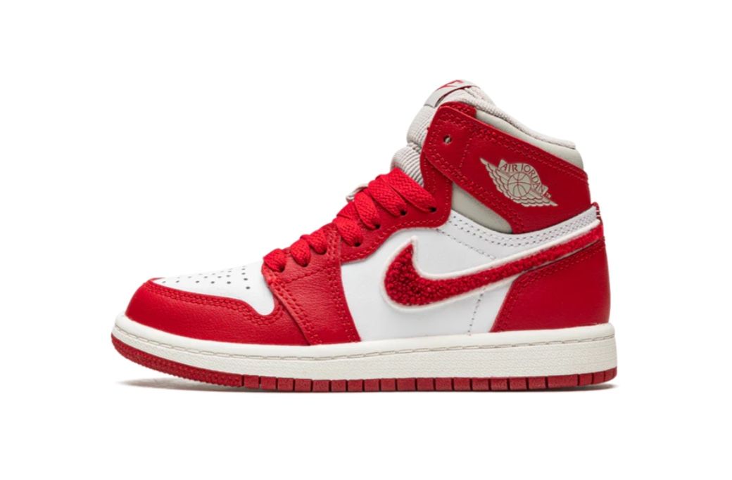 Air Jordan 1 Retro High OG 'Newstalgia Chenille