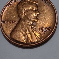 This One Is A Very RARE DDDIE Lincoln Wheat Penny Collectors Collectable (1944S)Extremely RARE Gold Color The (L) is right On The Rim (1944S) 