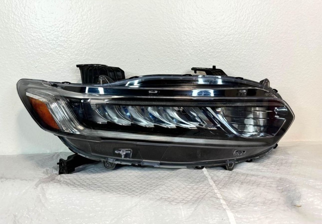 2018 - 2021 HONDA ACCORD RH HEADLIGHT OEM