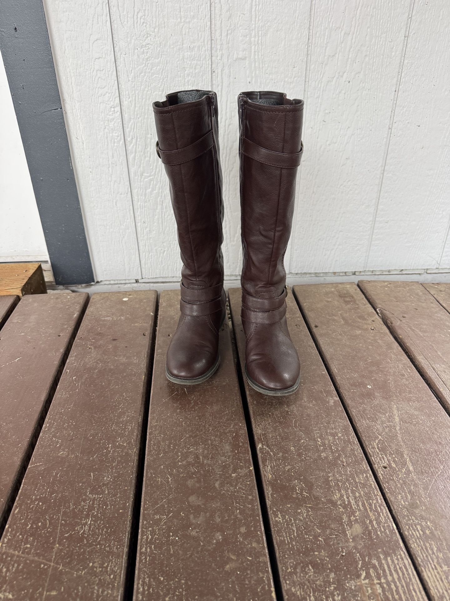 Women’s Knee High Boots Size 7