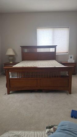 Mission Style Solid Wood Queen Bed Frame