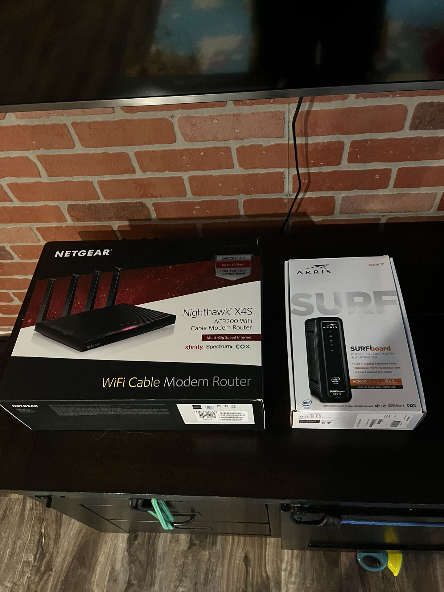 2 Wi-Fi Cable Modem Routers 
