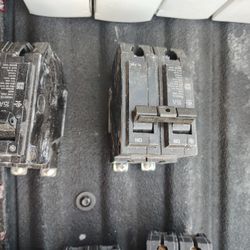 Breakers GE Bolt On  For Sale $$$850