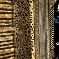 Vintage Accordion!!! Gorgeous Pearl Structure!