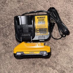 Dewalt Battery 3AH and charger 