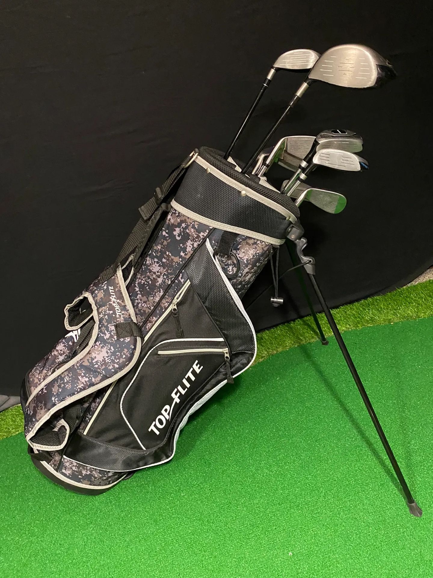 Top Flite Men’s Golf Set. (Camo Color)
