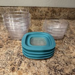 7 Rubbermaid Containers - 3 Small - 4 The Next Size Up With 4 Lids