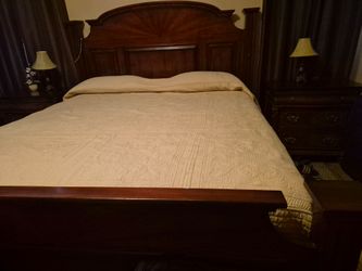 Cama Kin de madera  usada con todo y colchones