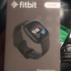 Fitbit Versa 4