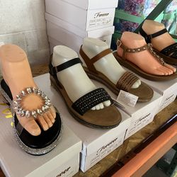 Beautiful Woman Shoes 3 Pairs For $20
