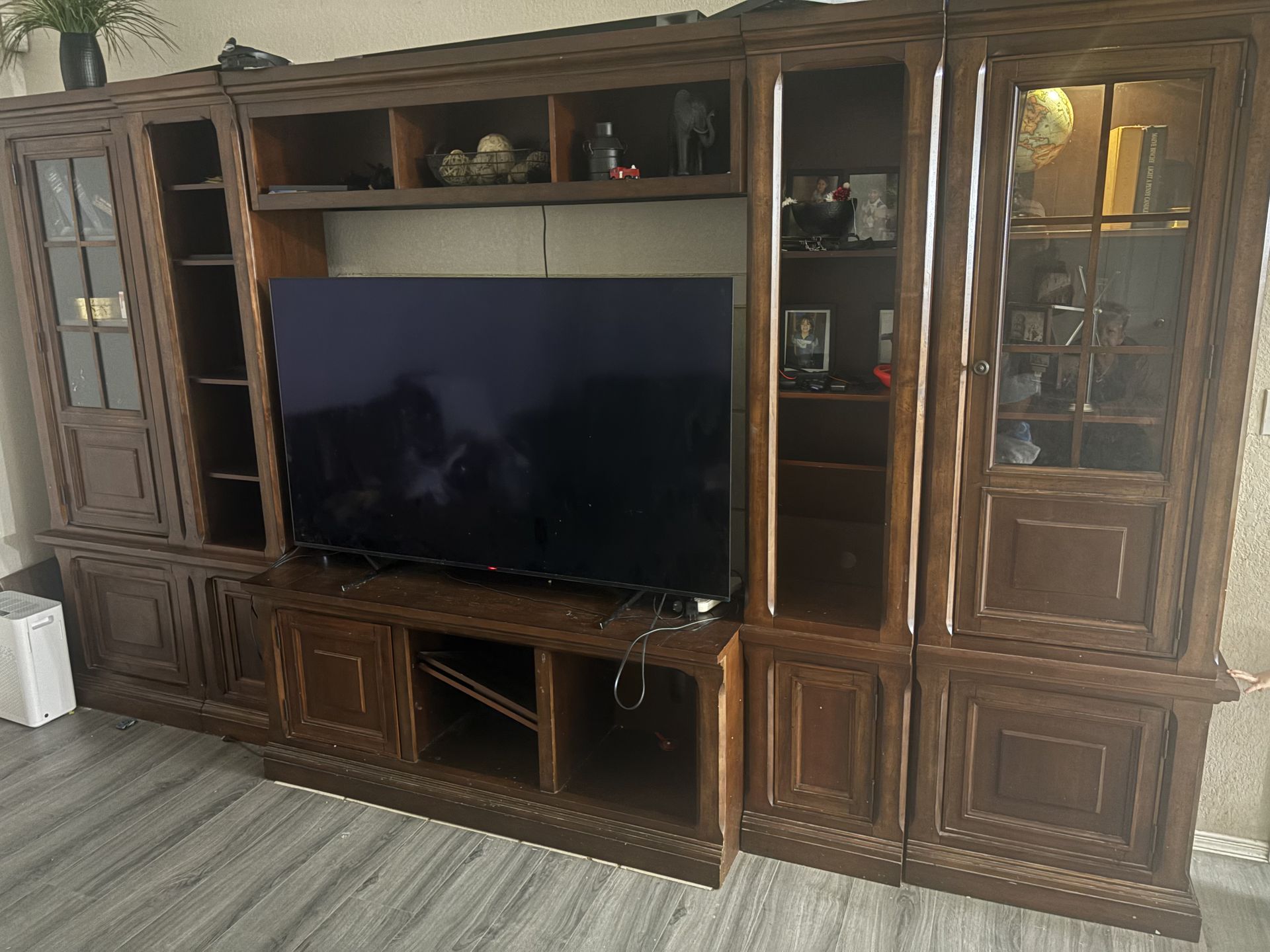 Tv entertainment center