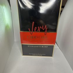 Very Good Girl Carolina Herrera