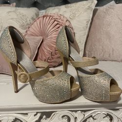 Rhinestone champagne heels Size 7