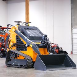 NEW 24HP V-Twin Gas • QB480 Skid Steer Loader • Quick-Attach  