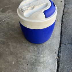 Igloo Personal Drinking Cooler With Sip Spout 