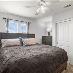 Entire Cal King Bedroom Set 