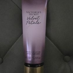 VICTORIA'S SECRET VELVET PETALS FRAGRANCE LOTION