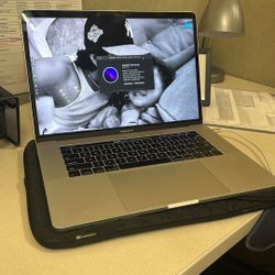2016 MacBook Pro 15inch i7 16gb