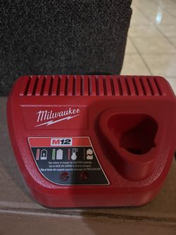 Milwaukee M12 Charger