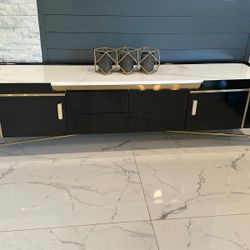 Estate Sale: Everything Must Go