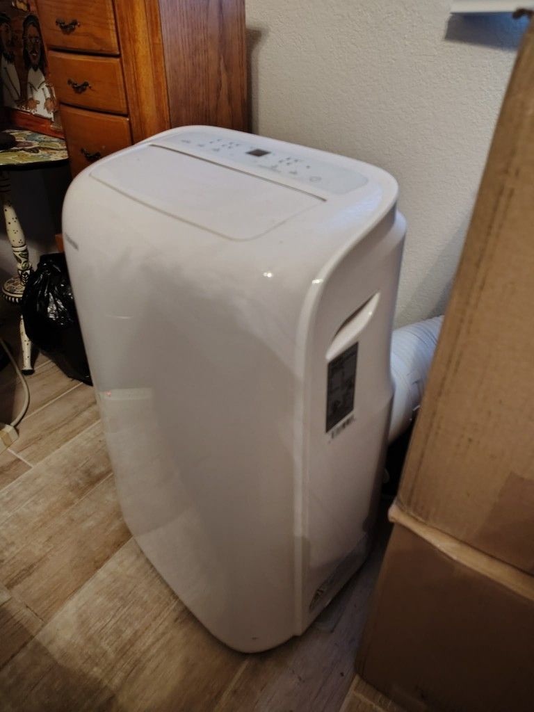 Practically New Toshiba Portable Air Conditioner 
