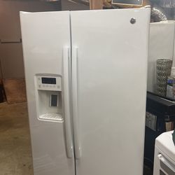 GE Refrigerator 