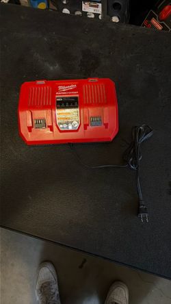 Milwaukee M18 Dual Bay Rapid Charger