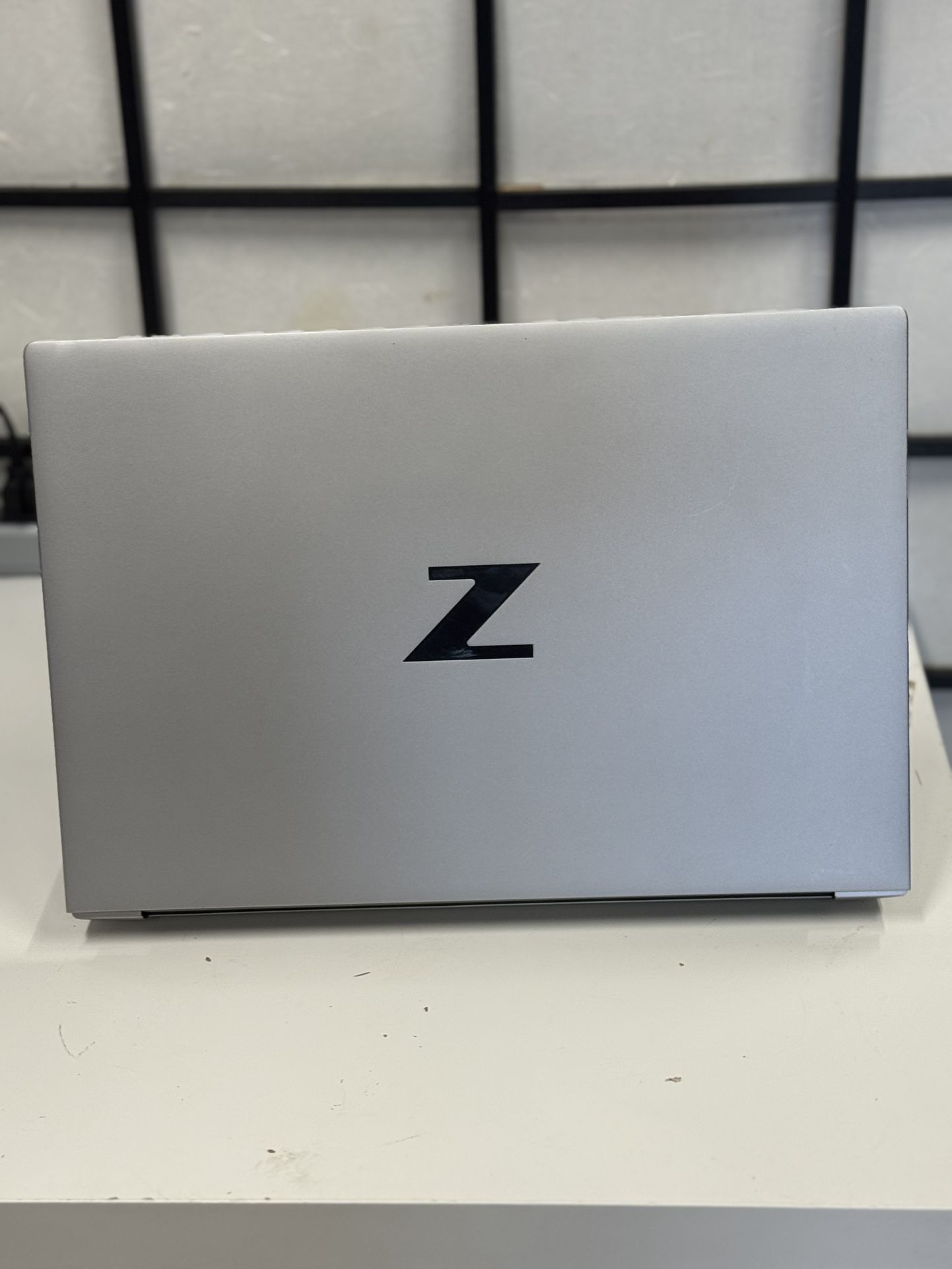 Hp ZBook Fury 16 G9, 12th Gen Core i7, 32gb ram, 1Tb SSD, 150 watt Hp Charger, 4gb Graphics Windows 11 Pro installed to test everything, works perfec