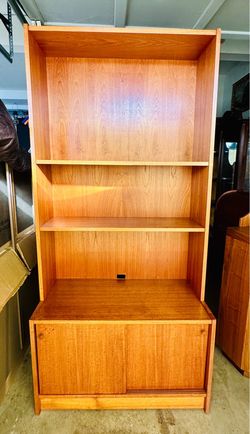 Vintage Mejda Møbler Mid-Century Teak Bookshelf / Display Cabinet