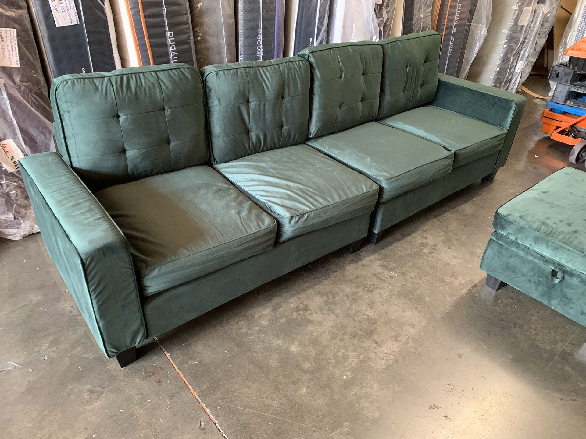 HONBAY 5-Piece Velvet Convertible Sectional With Storage Ottoman in Green,New, Perfect Condition