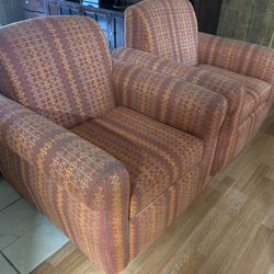 2 SINGLE ARMCHAIRS & A WOODEN TABLE, I ALSO HAVE A TOSHIBA FIRE TV FOR SALE. CHECK MY PROFILE 