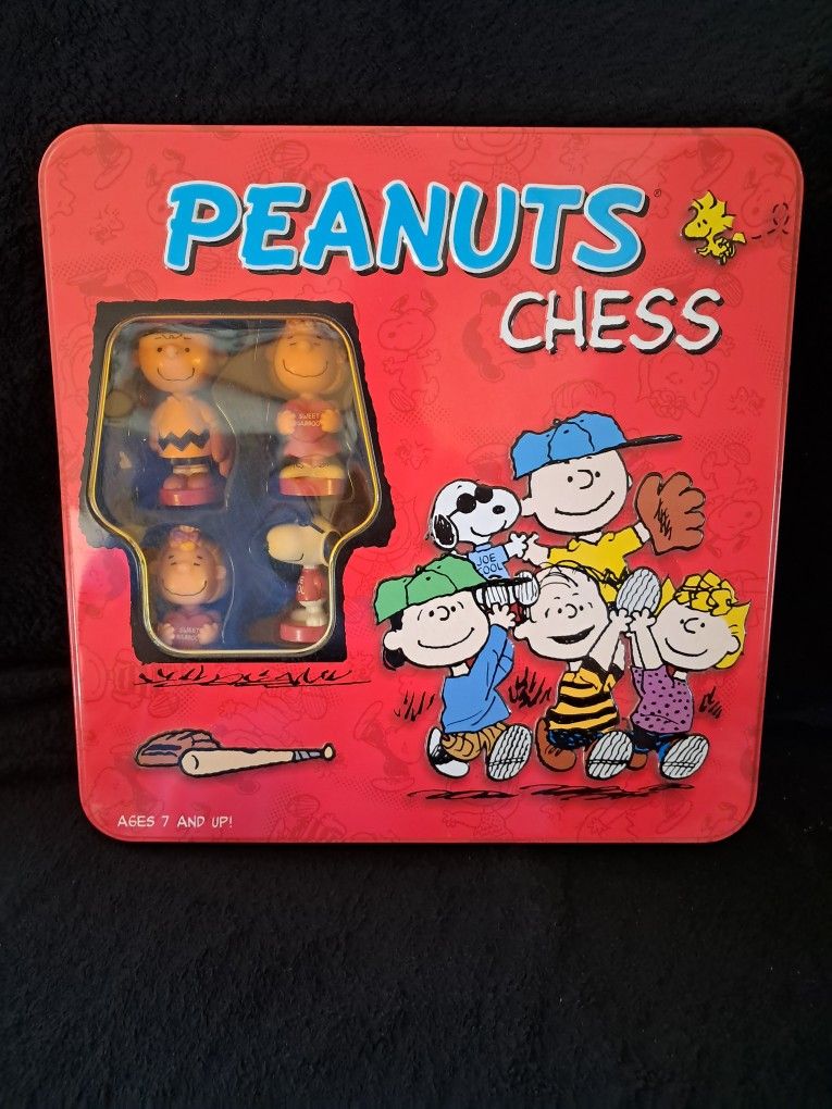 Peanuts Chess Set From Knott's Berry Farm