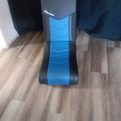 Kids Gaming Chair Only Used I Or Two Times Very Good Condition 