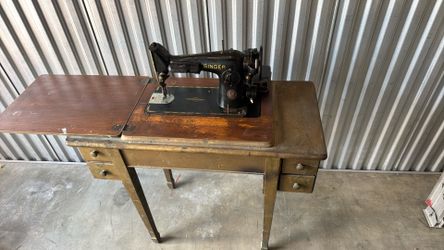 Old Singer Circa 1950s Sewing Machine