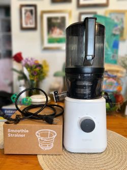 Nama J2 Cold Press Juicer with Smoothie Strainer