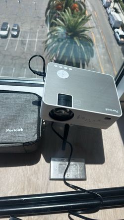 Pericat LED projector w screen bluetooth enabled appleplay