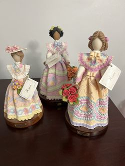 Nora Faceless Porcelain Dolls
