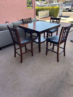 40”x40” High Top Table and 4 Leather chairs