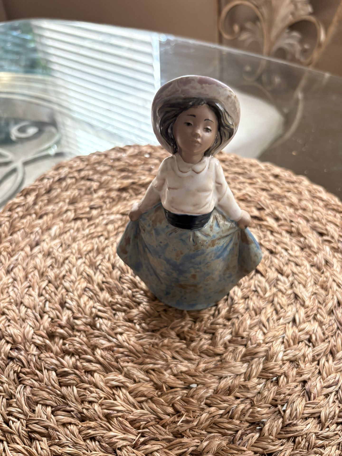 Lladro Nao “Girl Preparing to Bow” Figurine