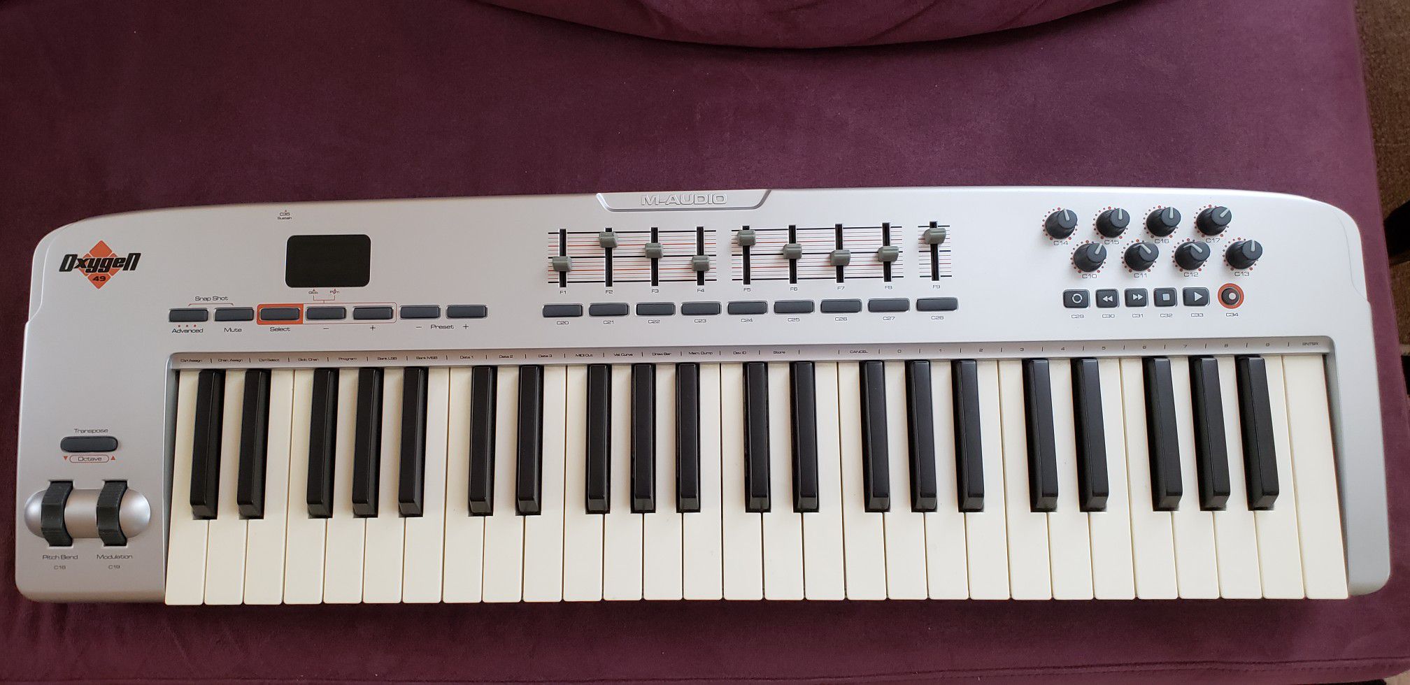 M-audio oxygen 49 midi keyboard, like new, for sale or trade, $125 or best offer. Brooklyn