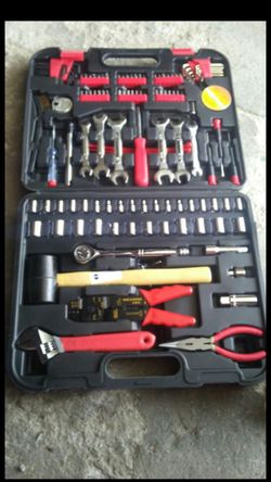 122 pc mechanic tool set