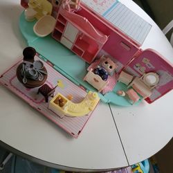 DOLL HOUSE TOURING CAMPER VAN TOY SEE DESCRIPTION 
