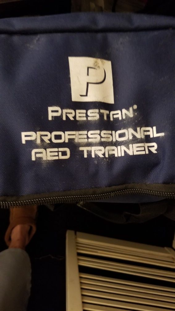 AED. Automatic external defimulator practice simulato