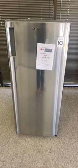 🥶LG 6 Cubic Ft Upright Freezer In platinum Silver Finish🥶 Model: LROFC0605V
