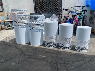 Round pedestal stand for event decoration