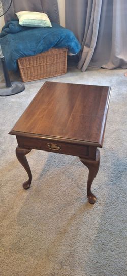 Cherry End Table - Pennsylvania House - Queen Anne Style