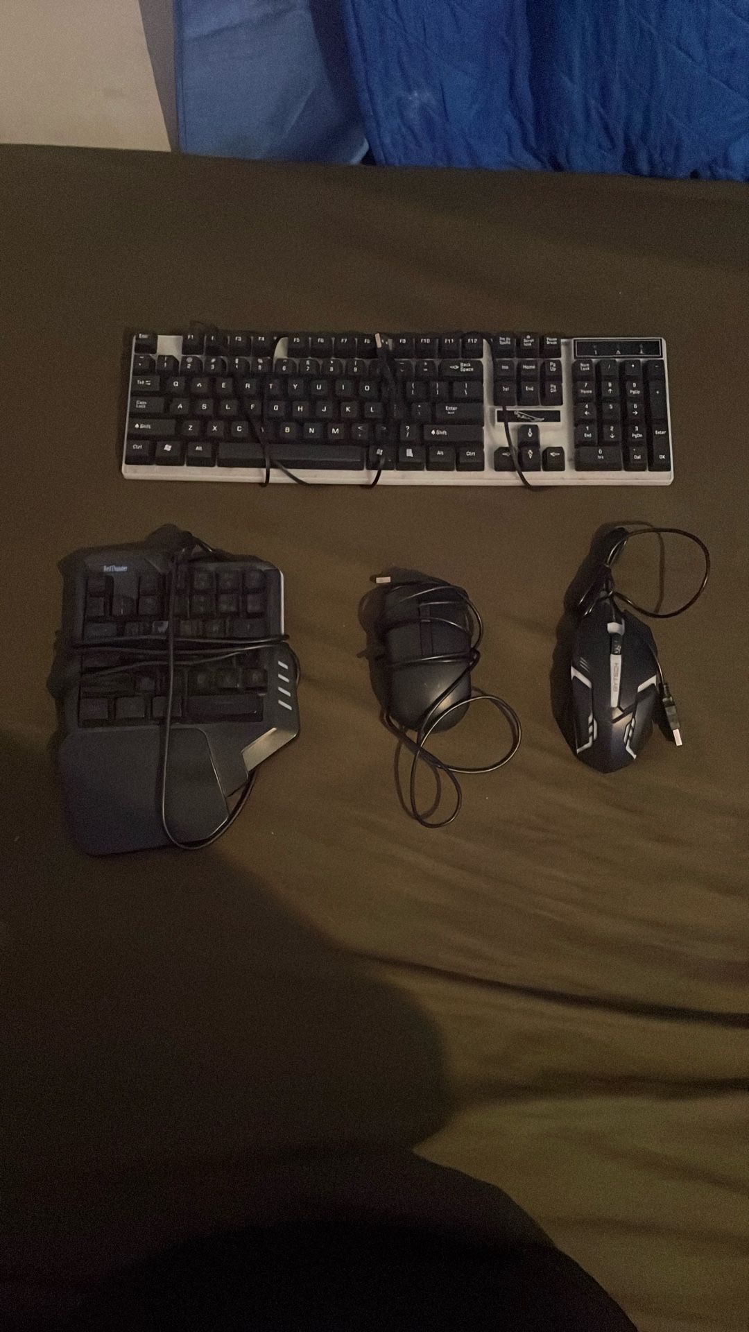 Keyboards And Mouse (check Description)